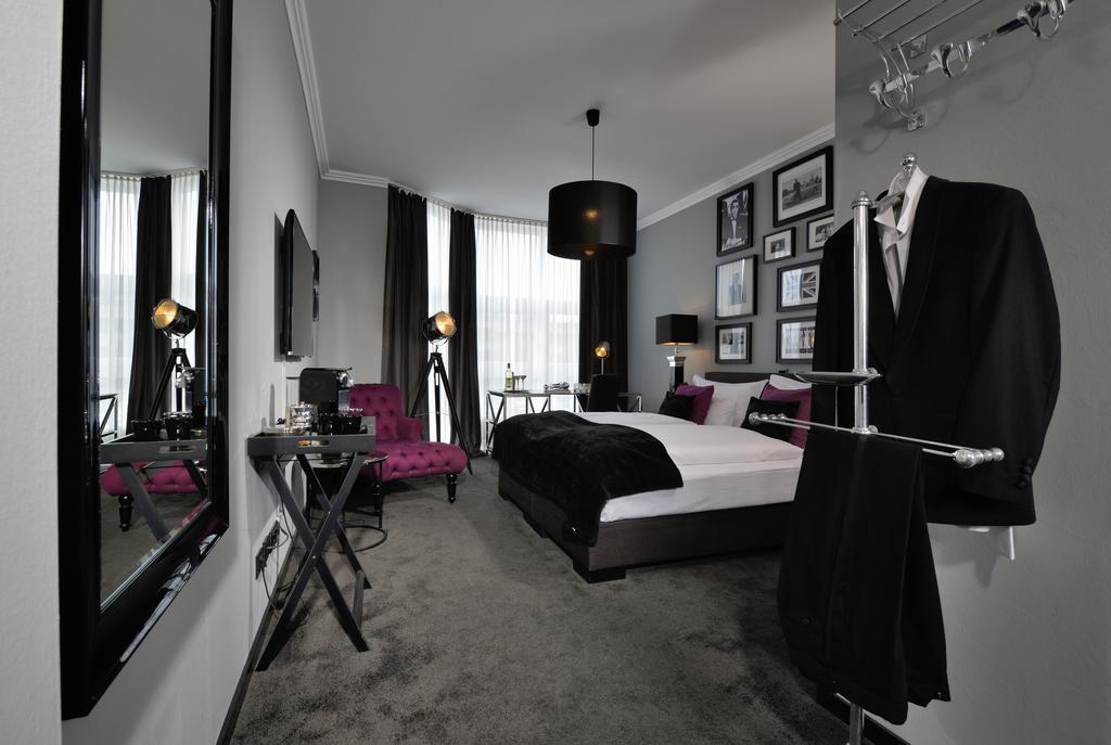 Friends Hotel 3*